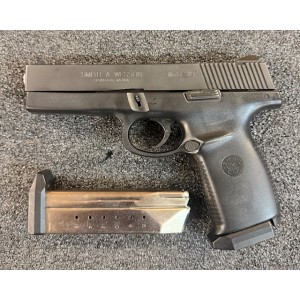 OCC - Pistolet Smith & Wesson Sigma 9x19 + 1 mag