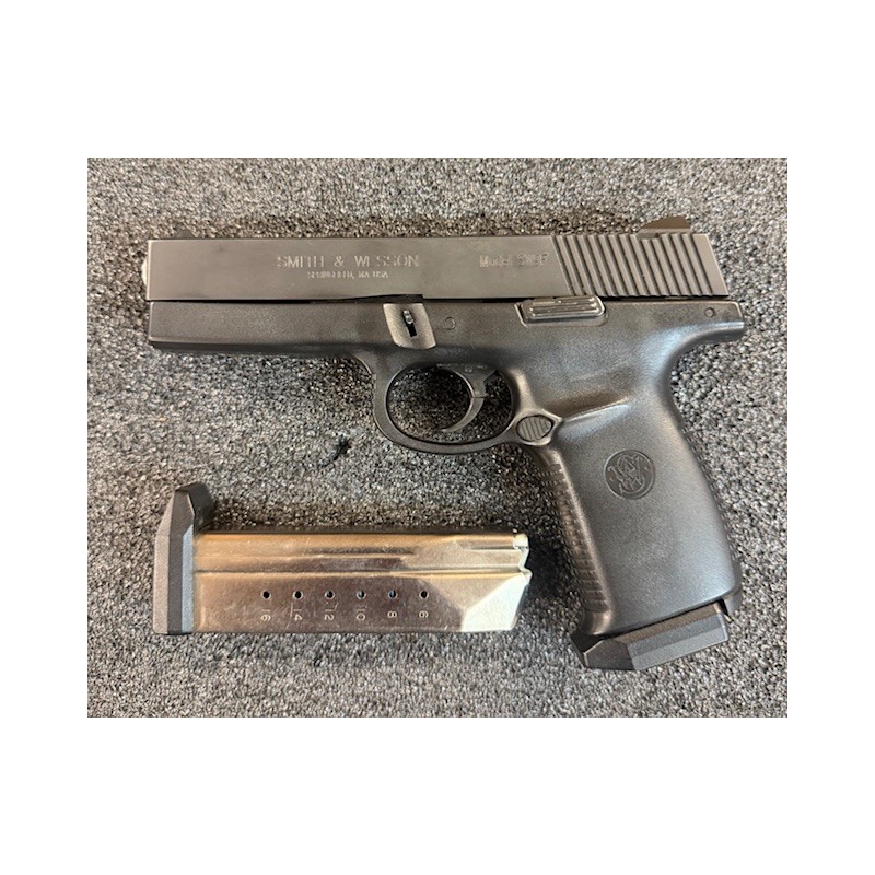 OCC - Pistolet Smith & Wesson Sigma 9x19 + 1 mag
