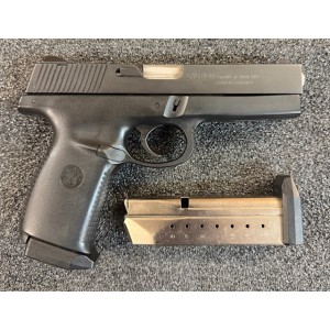 OCC - Pistolet Smith & Wesson Sigma 9x19 + 1 mag